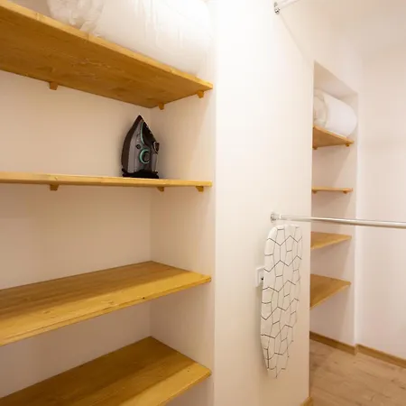 Central Apartament * לייפאז'ה